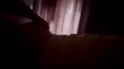 侧入把没睡醒的母狗操醒