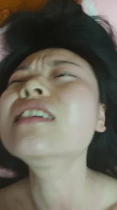 家中丑妻有人想艹她吗