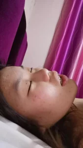 看看18岁骚货高潮的表情淫叫不止（已成年）