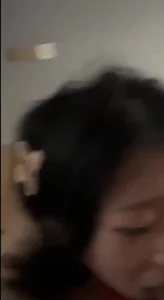 跟女友在出租屋里疯狂的尻屄