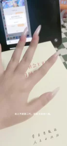 网调聊骚体制内眼镜妹乖巧