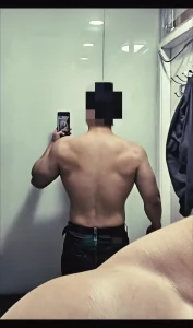 库存，母狗帮忙清理屁眼，北京肌肉男收母狗