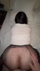 约草骚逼！后入开裆丝袜性感肥臀