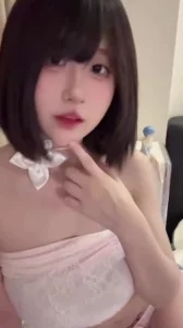 清纯女为何会变成碰到鸡巴秒变骚货！看看我操法那个女的顶得住
