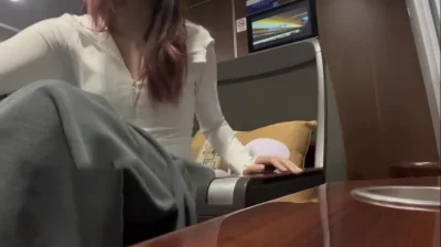 真实当鸡的一天，还有人说鸡容易吗？被200斤金主压在身下后入！早早