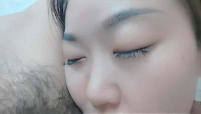 含着鸡鸡休息的骚货